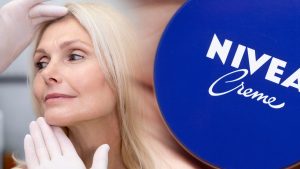 Comment éliminer les rides efficacement avec seulement 1 pot de crème Nivea et une cuillère ?