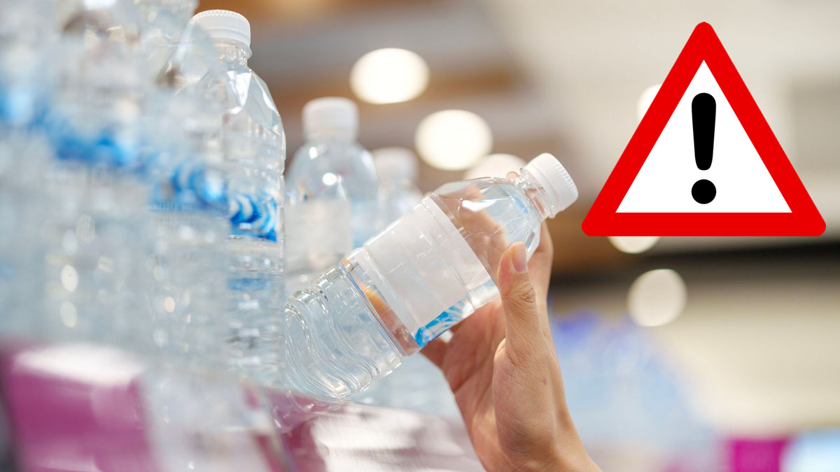 Quelles eaux en bouteille contiennent le moins de plastique ?