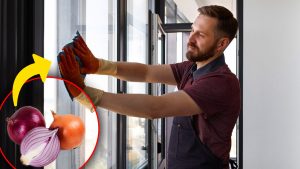 L'ingrédient de cuisine qui rend vos vitres comme neuves (et ce n'est pas du vinaigre !)