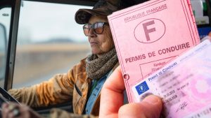Seniors au volant : bientôt une visite médicale tous les 5 ans pour garder le permis ?
